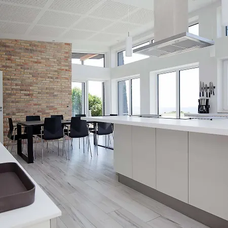 Ferienhaus Holiday Iii *
